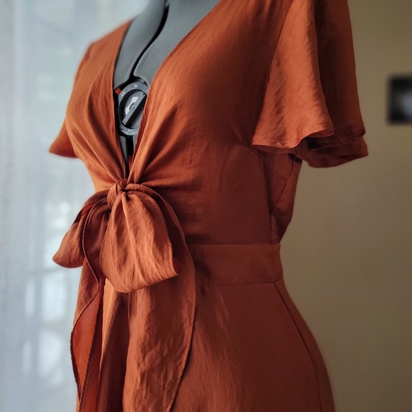 Petal & Pup Amanda Hi-Lo Tie Front Midi Dress - Rust/Terracotta Orange - US 6 - Picture 6 of 12